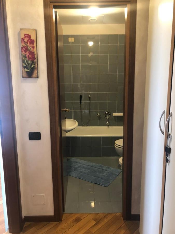 Casa Mic & Tig Apartment Менаджо Екстериор снимка