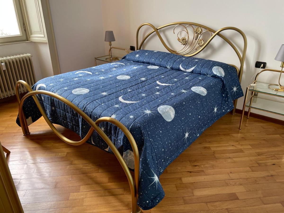 Casa Mic & Tig Apartment Менаджо Екстериор снимка